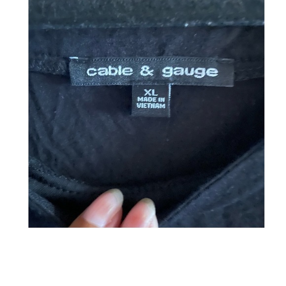 NWOT CABLE AND GAUGE BLACK SLEEVELESS TOP WITH CRISS CROSS STRAPS! - Picture 2 of 3